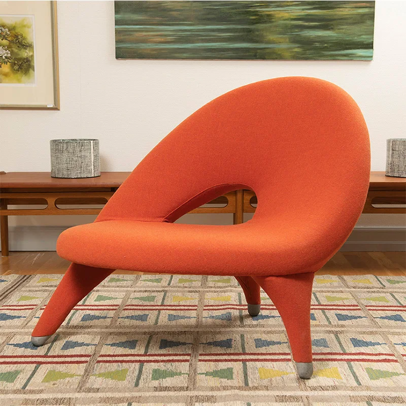 Designer modern minimalist creative FRP art leisure chair Internet celebrity special-shaped tripod snail single chair