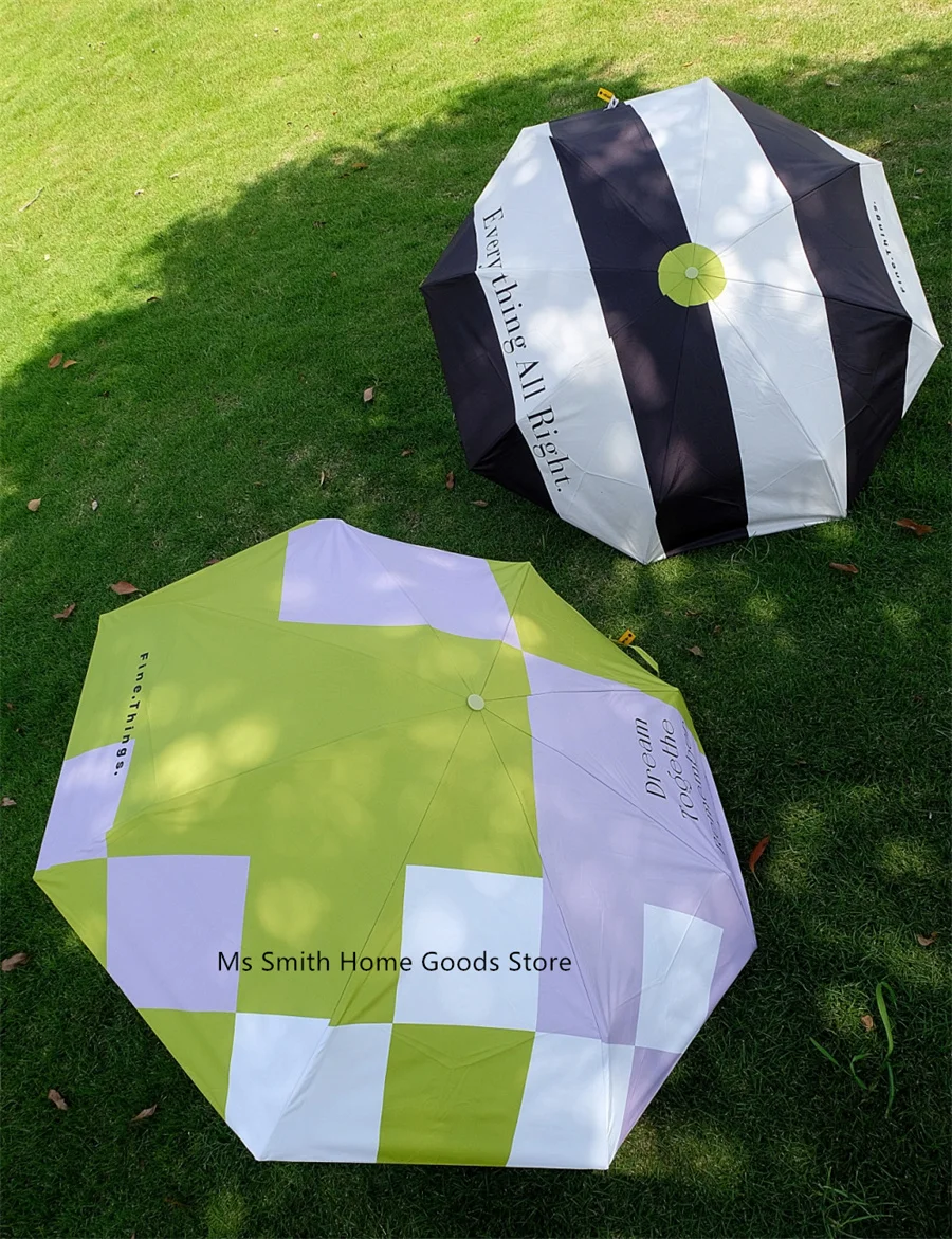 

Retro Vinyl Sunshade Umbrella, Striped Plaid Dual-Purpose Sun Umbrella, Small Portable Anti-UV Sun Umbrella