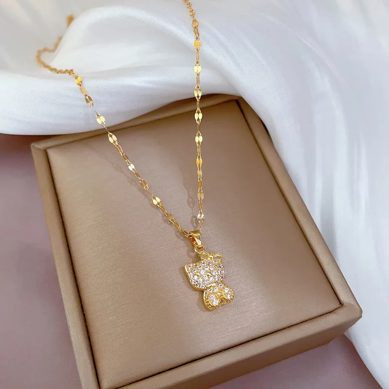 OIMG 316L Stainless Steel Gold Plated 2023 New Classic Temperament Letter Flower Pendant Short Necklace For Women Wholesale