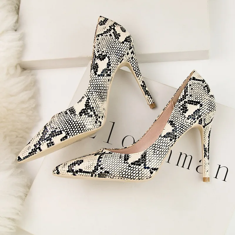 

10cm Light Luxury Women's Sandals European American Fashion Snake Pattern High Heels for Woman Pointed Tip Hollow Women's Shoes