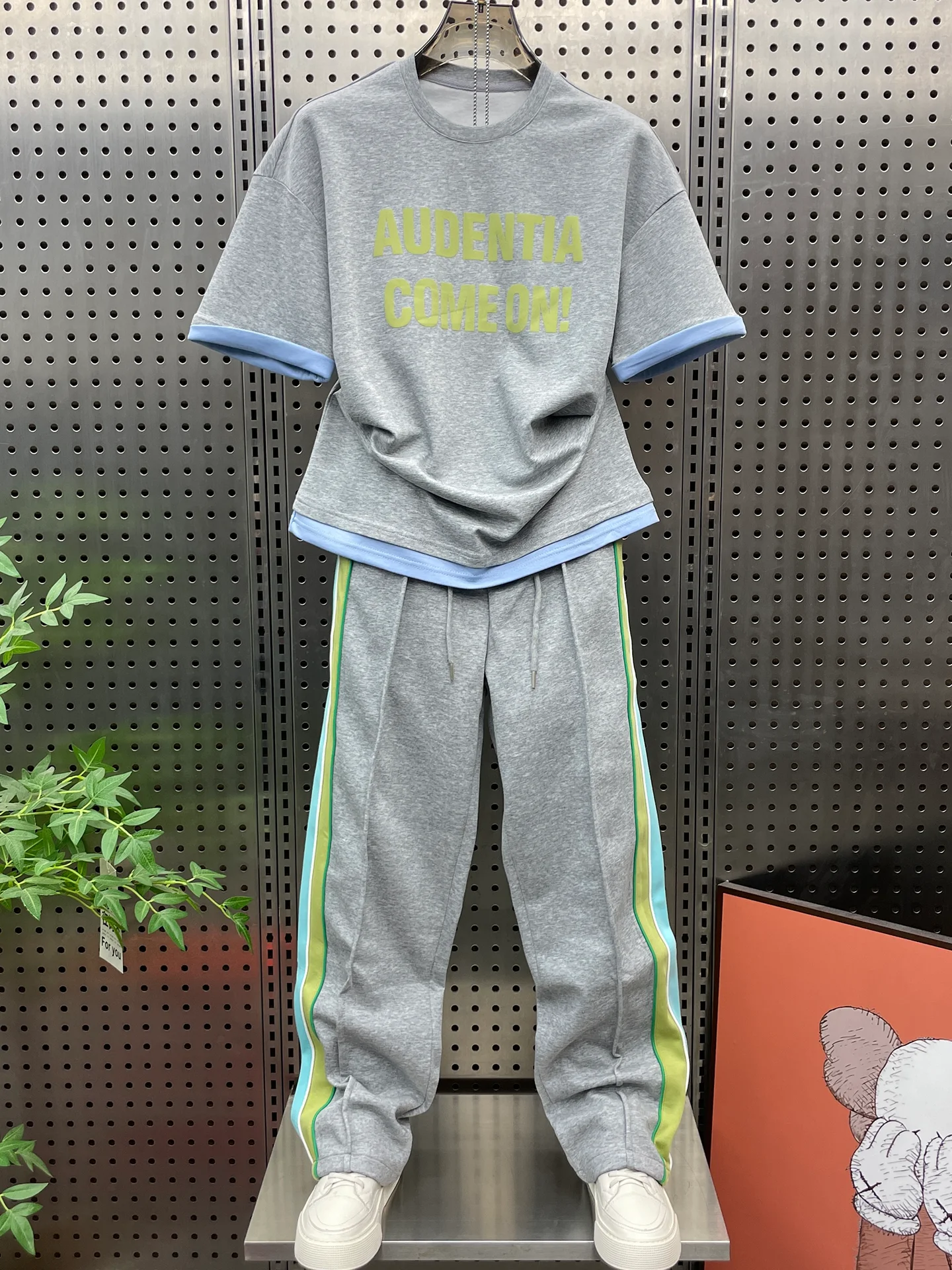 fashionable-casual-sportswear-set-for-men-round-neck-short-sleeve-long-pants-youthful-versatile-summer-couple's-two-piece-suit