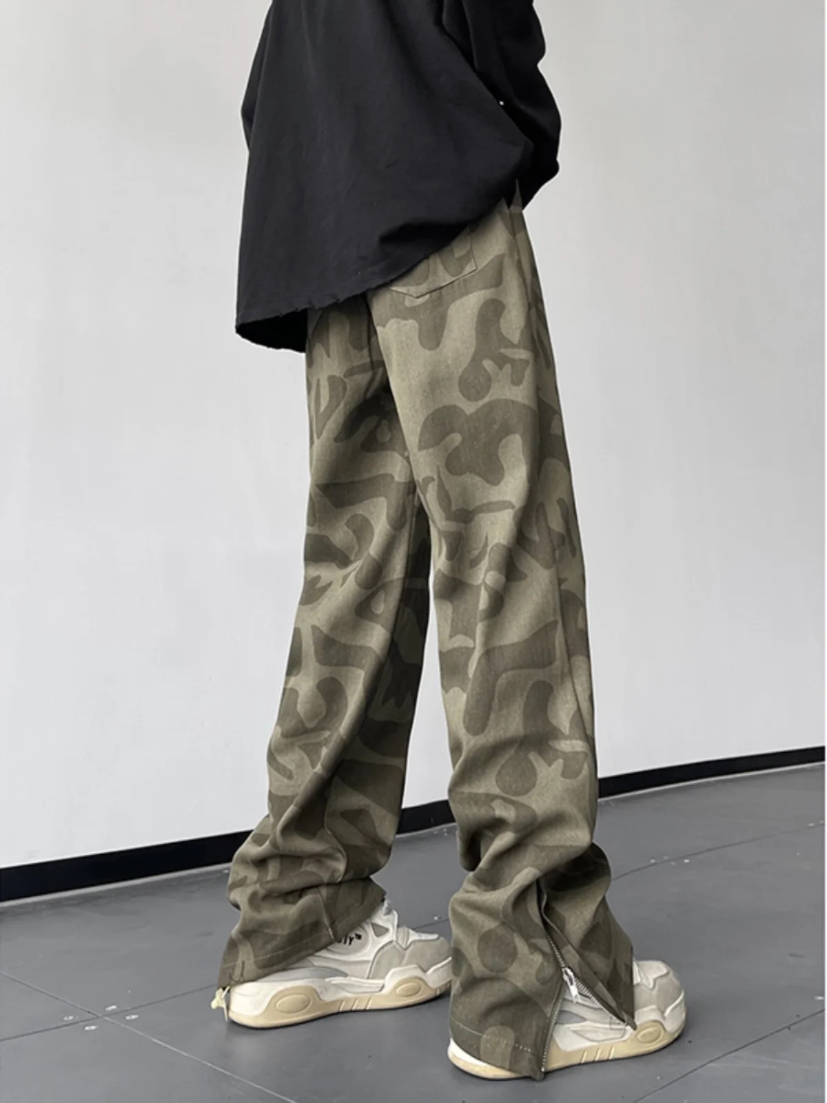 

Men's Hiphop Camouflage Pants American Retro Summer Streetwear Micro Flared Hiking Mountain Climbing Trousers Casual Pants