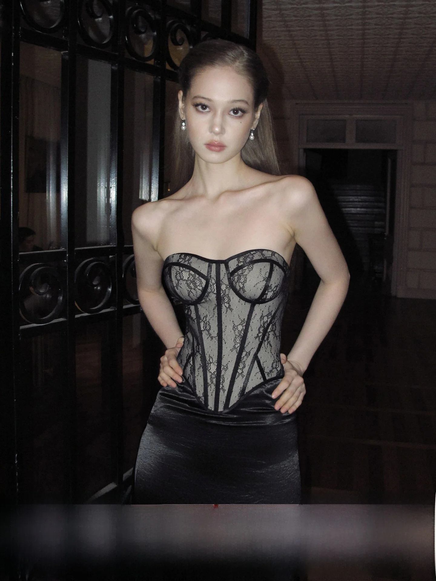 

Сексуальное короткое нижнее белье Findyawangs Can Can Sle из кружева и атласа с лоскутным дизайном, простое, но элегантное, цветное