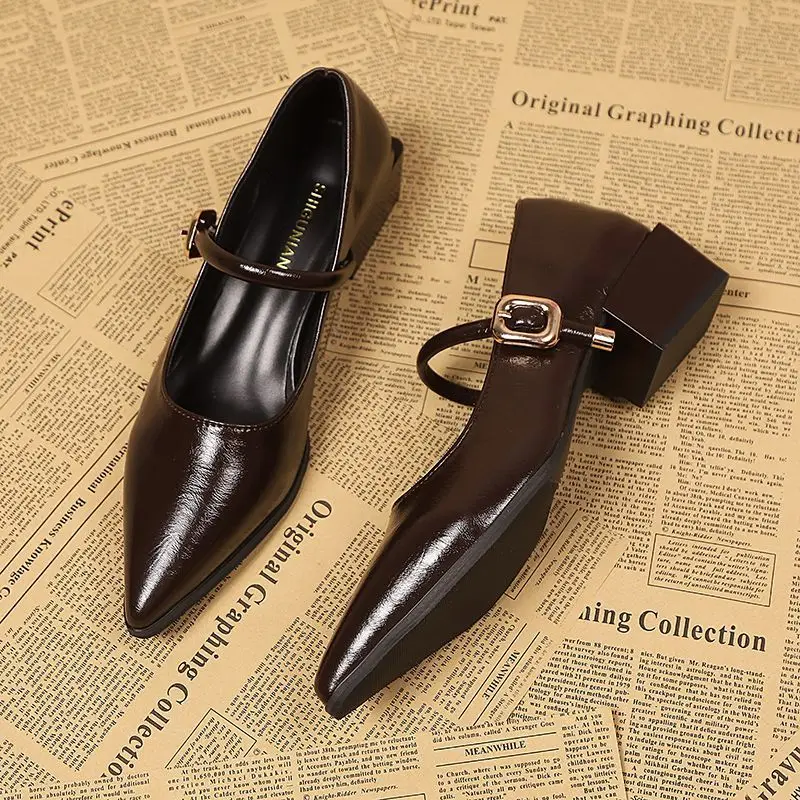 Hot summer new Lightweight women's sandals shoes shoes cross outdoor beach sandals soft bottom lightweight shoes Very good