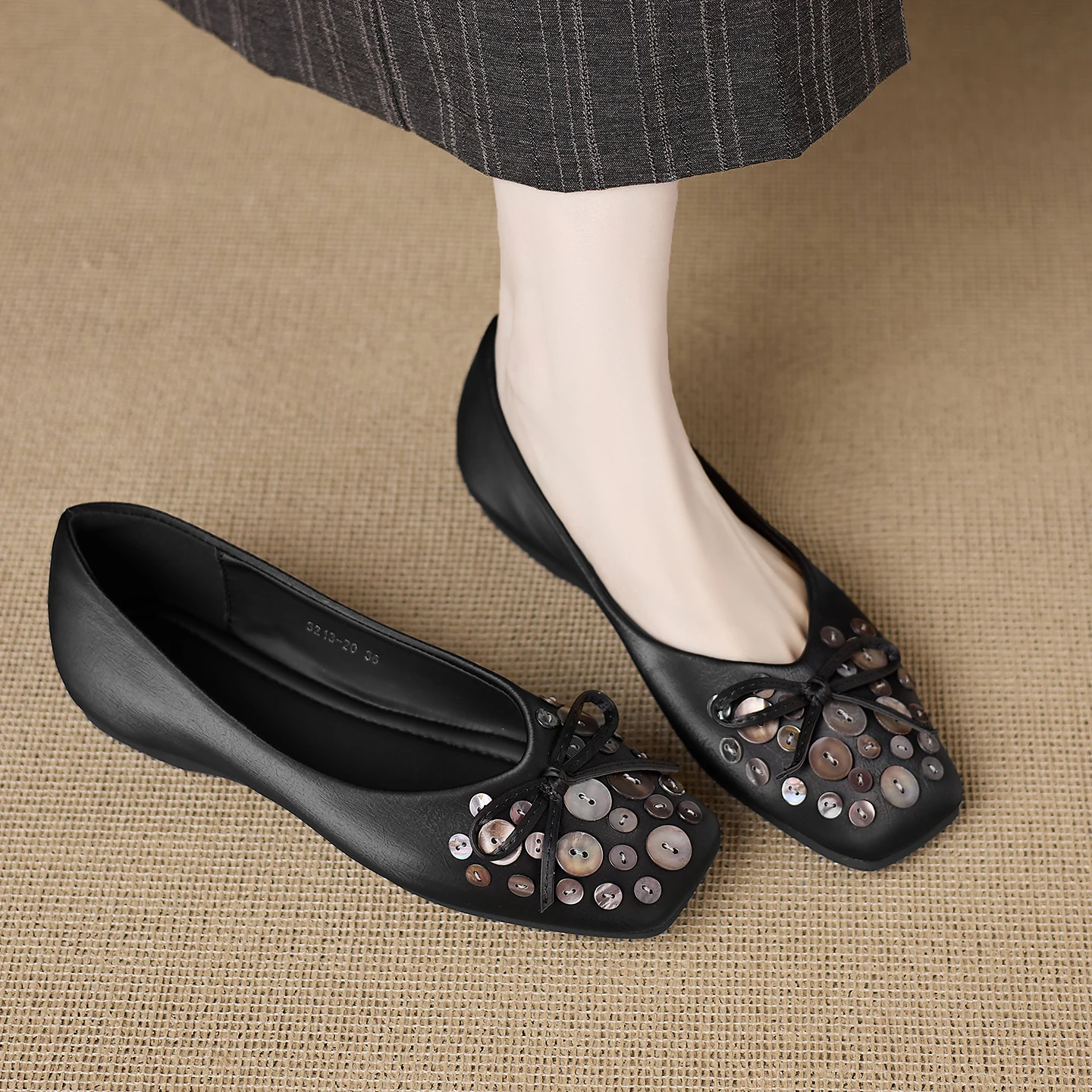 scarpe-da-donna-in-vera-pelle-modello-ballerina-con-punta-quadrata-da-infilare-suola-in-gomma-comode-antiscivolo-alla-moda-con-dettaglio-a-nodo