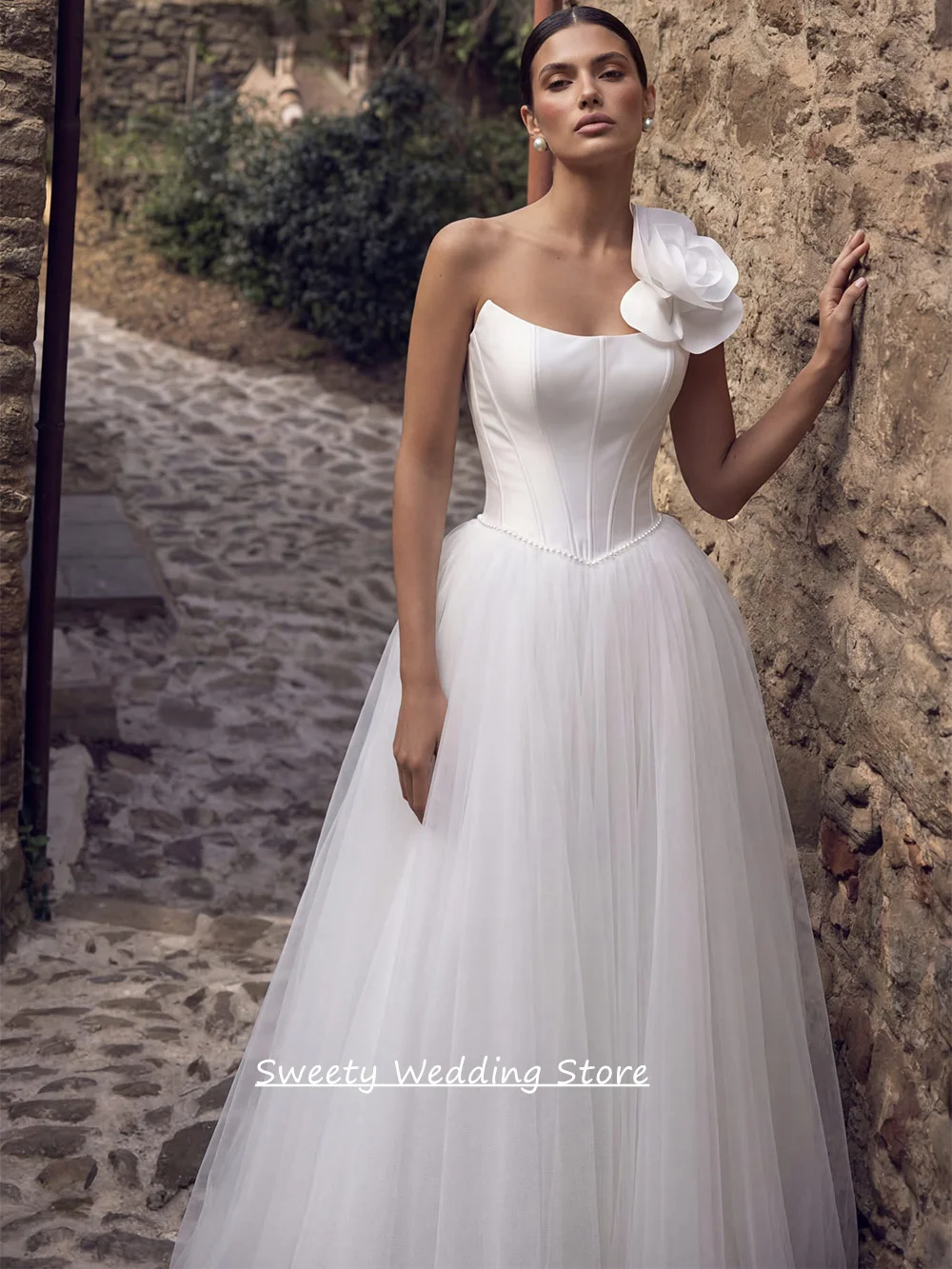 Cheap Wedding Dress Robe De Mariage Customized One Shoulder Sleeveless Flower Pearls Tulle A Line Bridal Gown Corset