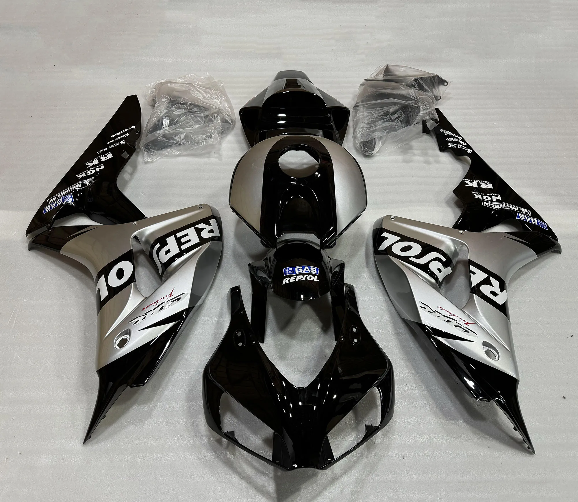 

Изготовленный на заказ комплект обтекателей для Honda 2004 2005 CBR1000RR CBR 1000 RR 04 05 CBR1000 RR серебристо-черный детали обтекателей из АБС-пластика