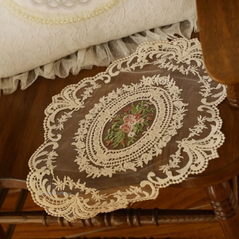 1PC Nakrycie stołu do jadalni Haftowany obrus Elegancki okrągły koronkowy obrus Podstawki pod kawę Serwetka Dekoracja ślubna — zdjęcie 6