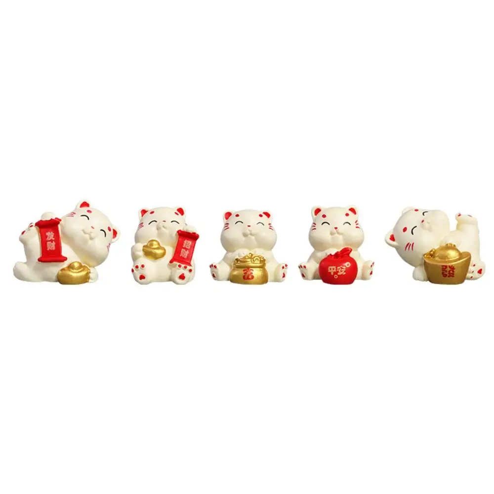 Gifts Japanese Lucky Cat Figurines Cute Creative Car Ornaments New Year Kawaii Wealth Fortune Sculpture Home