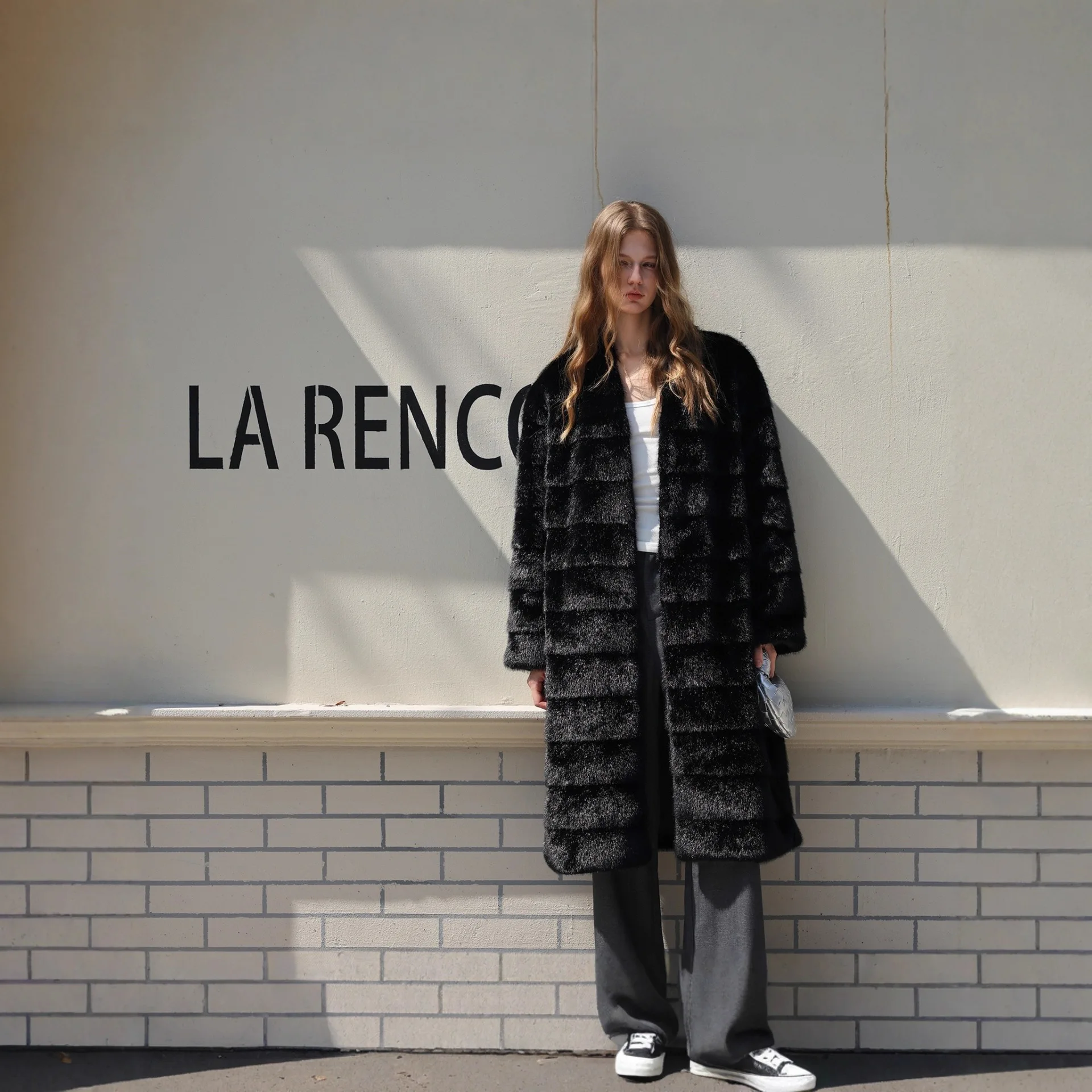 KIDCRKJ الأسود النساء الشتاء تقليد الفراء سترة جولة الرقبة كم كامل شيك سيدة معطف فرو منك مزاجه سيدة معطف فرو طويل #2