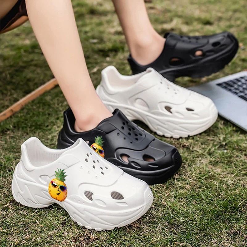 

2026 Outdoor Sandals for Men and Women Summer Clogs EVA Slippers Men Garden Shoes Beach Sandals Breathable Clogs