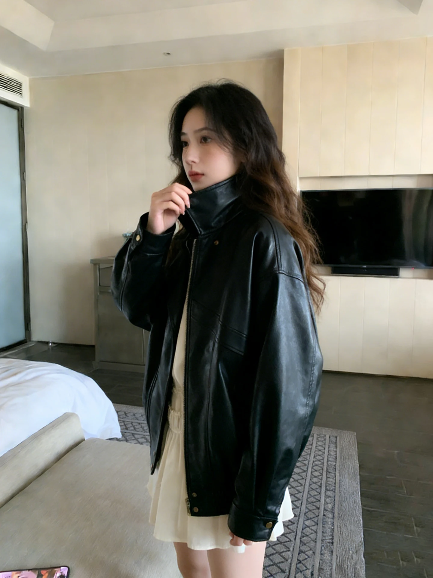 Jaqueta Feminina de Couro PU Preta Estilo Americano, Nova Coleção Primavera, Design Moderno, Casaco Curto para o Dia a Dia, Caimento Solto