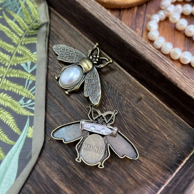 Vintage Chic Metal Bee DIY Decorative Brooch - Formal Fashion High-end Accessory Luxury-grade Emblem Badges