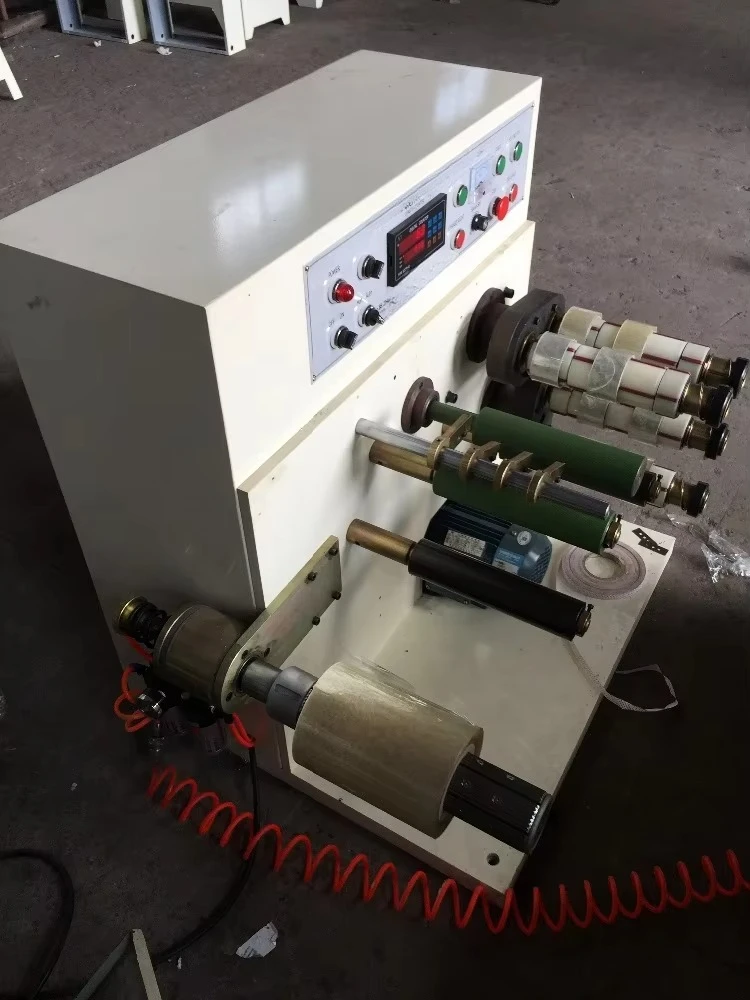 Хит продаж, высококачественный мини-резак для ленты, небольшой резак для клейкой ленты и перемотчик, и удобная упаковка из фольги.