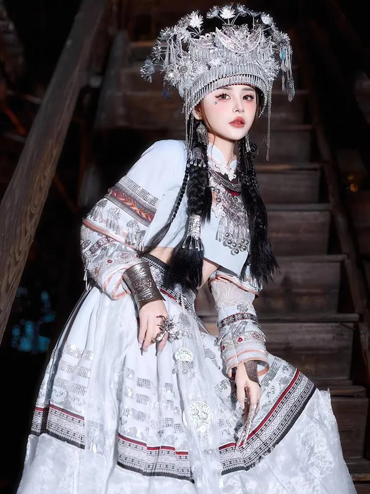 

New ethnic costume best friend three-color set headwear collar and other clothing