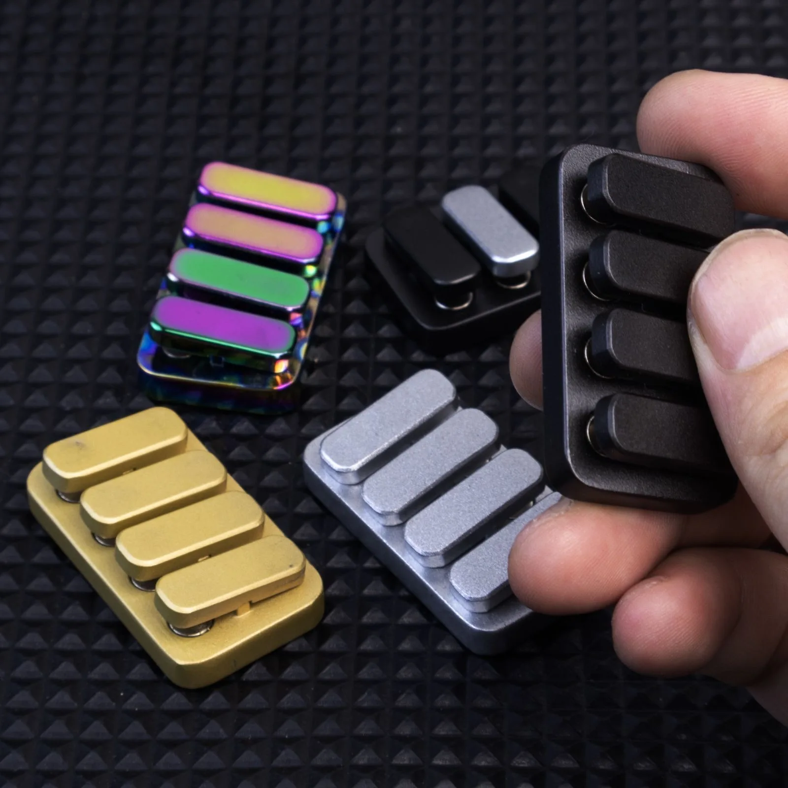 Design della chiave del pianoforte Giroscopio creativo, disponibile in più colori, compatto e portatile