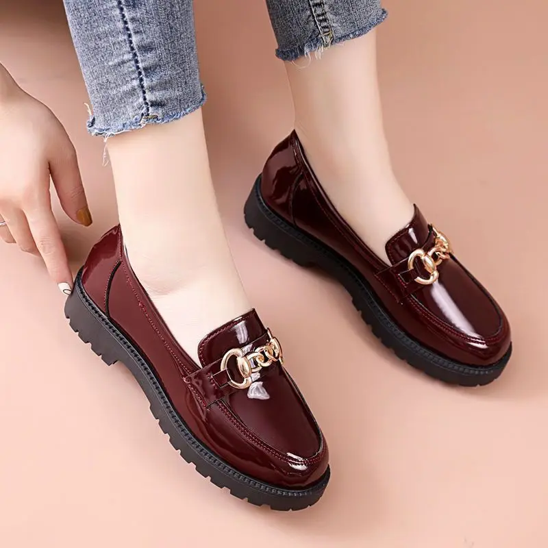 

Paint leather Women's Single Shoes Fashionable Thick Soled Retro Bright Women's Small Leather Shoes Vulcanized Shoes