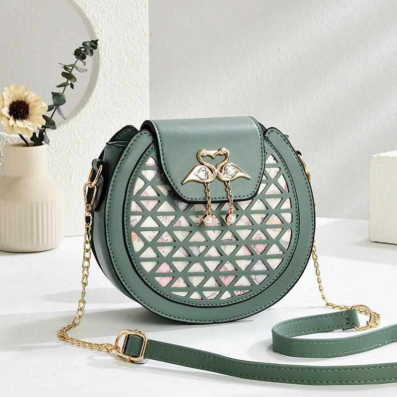 

2025 Новая модная маленькая круглая сумка, женская сумка через плечо, универсальная сумка для покупок, роскошный дизайн, женская сумка на цепочке