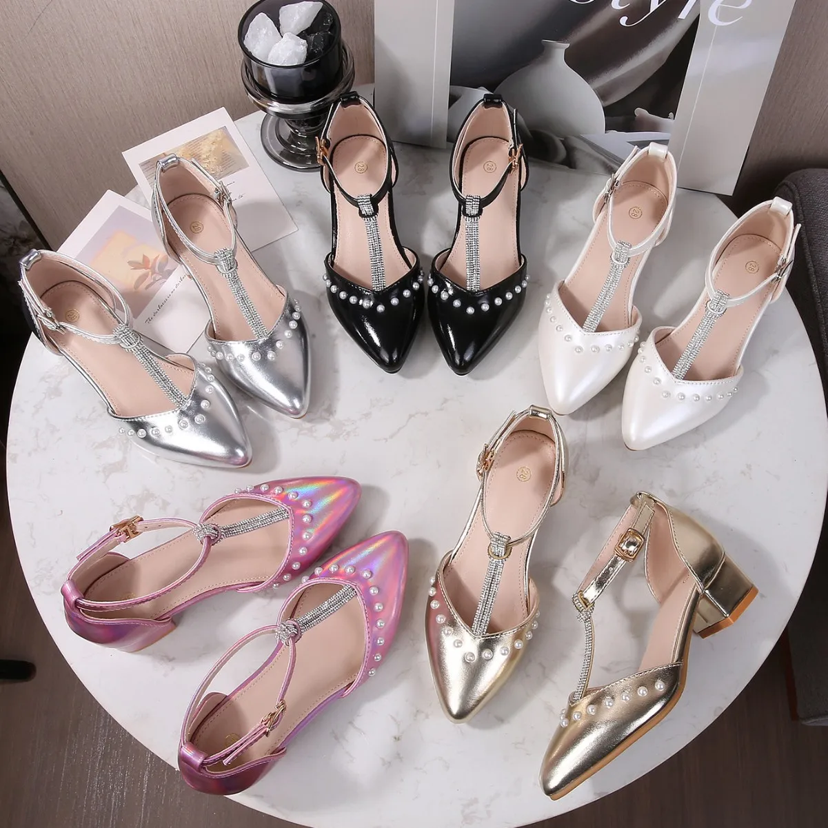 

Girls Pearl Rhinestone Heels Princess Crystal Block Heels Kids Soft Sole Performance Dress Wedding Flower Girl Pageant Party