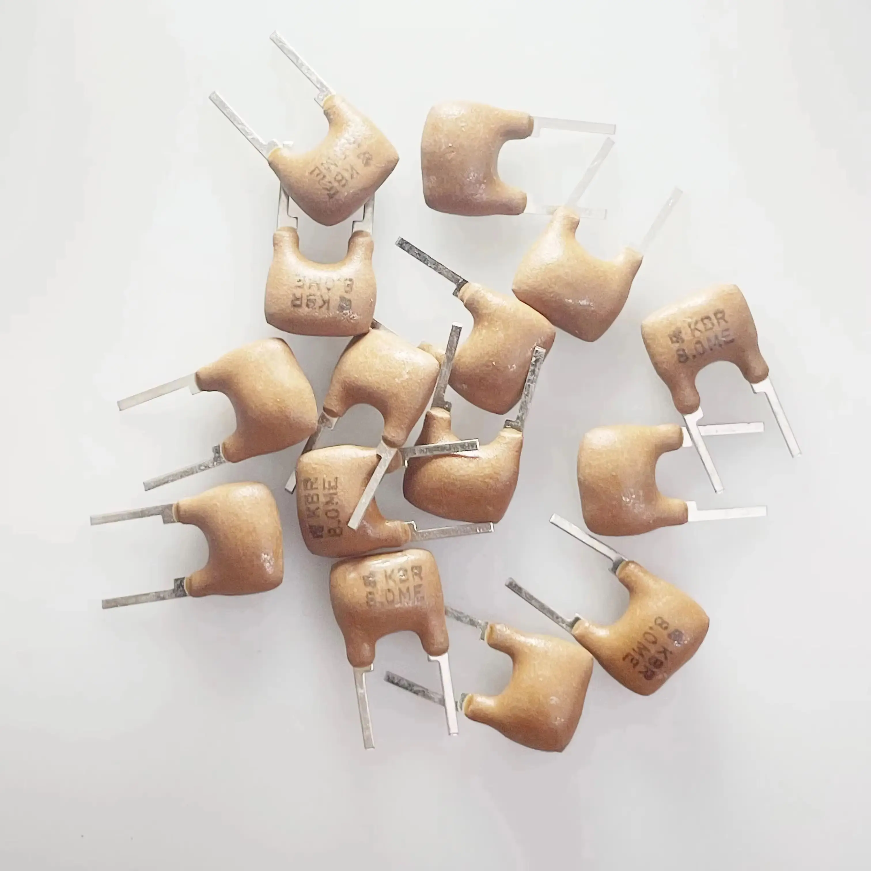 50PCS/ 8M ceramic crystal oscillator KBR-8.0M 8.000MHZ original in-line two-leg resonator in stock