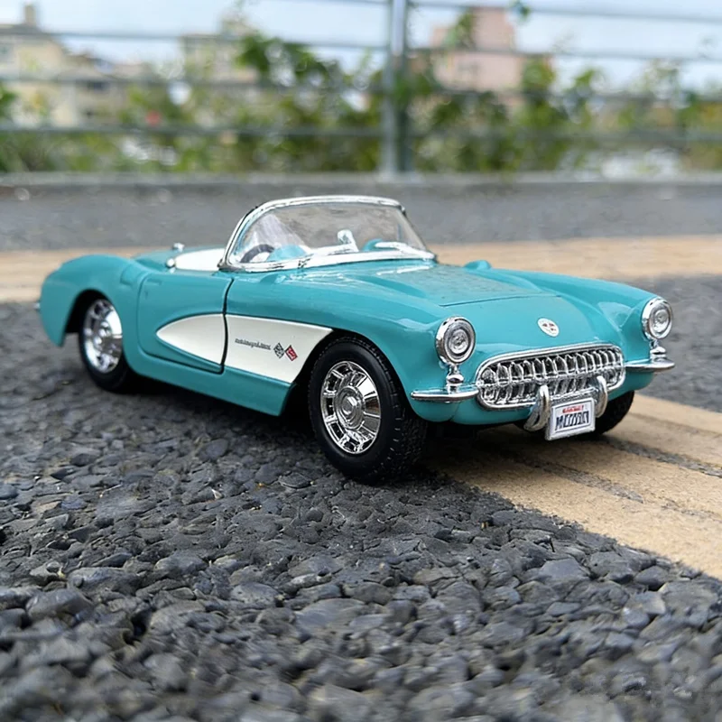 

Maisto 1:24 Chevrolet Corvette 1957 Alloy Sports Car Model Diecasts Metal ClassIc Retro Vehicles Car Model Simulation Kids Gifts