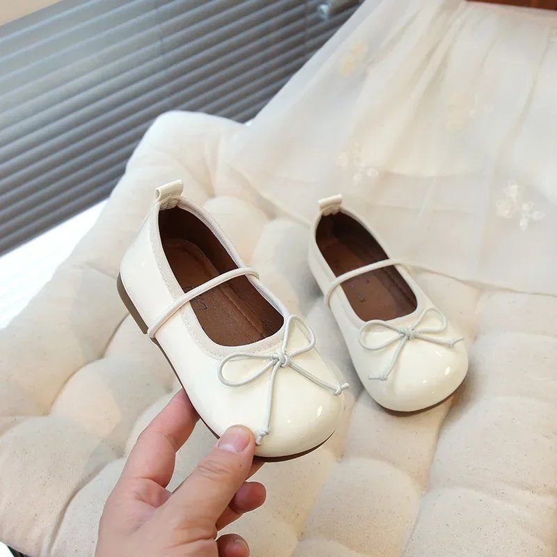 

Fashionable Girl Patent Leather Ballet Flats Kid Classic Bow Single Shoes Soft Dress Shoes for Toddlers and Children party shoes