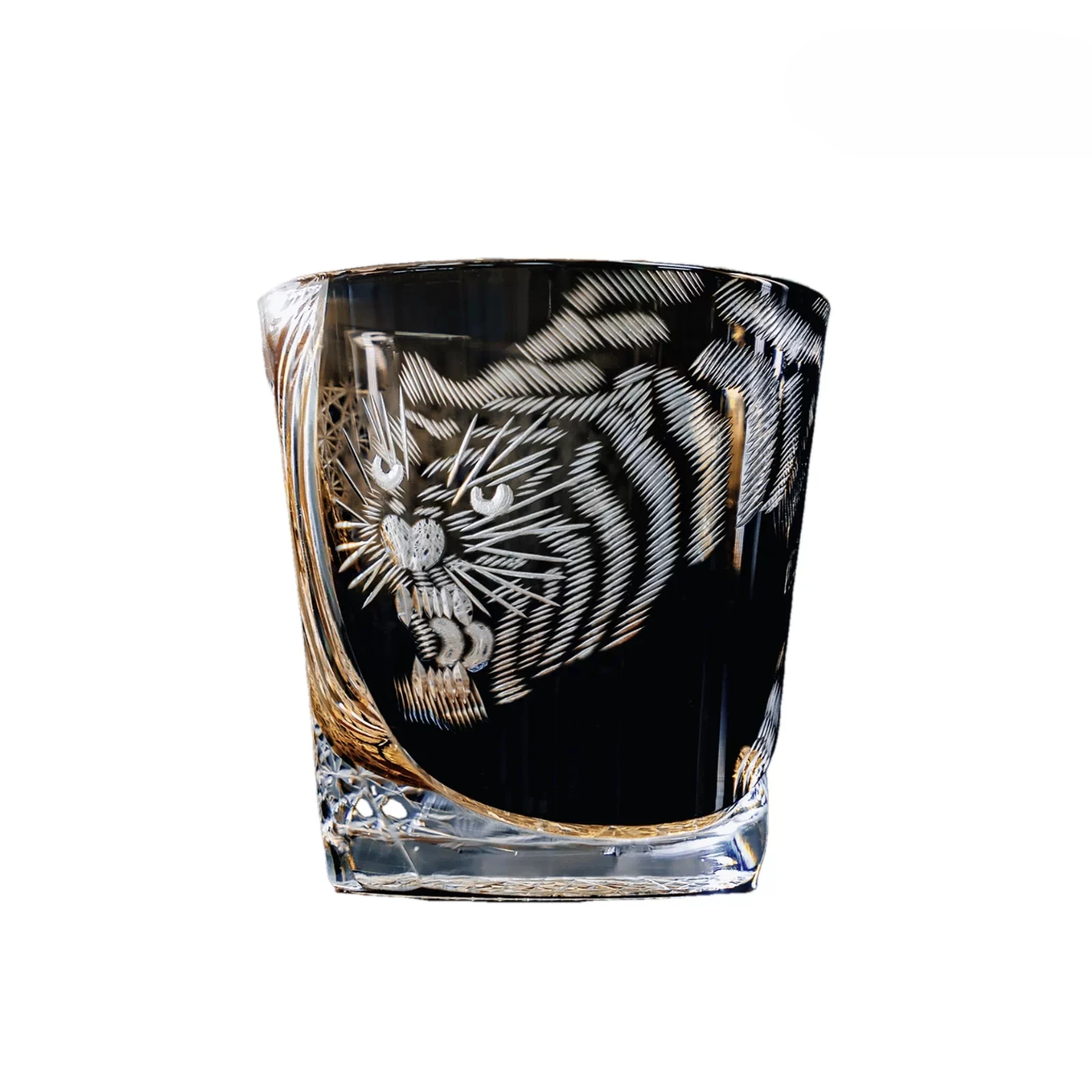 PYH Modern Light Luxury Tiger Shengwei Hand Carved Crystal Glass Whiskey Glass Gift