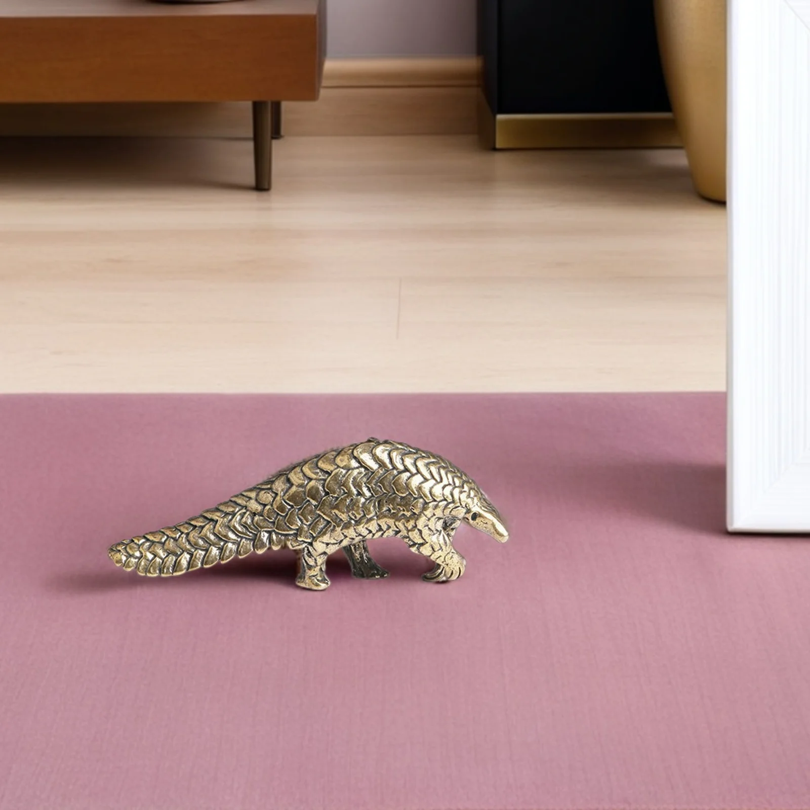 

1pc Retro Style Brass Pangolin Shaped Desktop Decor Exquisite Office Bookshelf Ornament, Brass Animal For Home Study