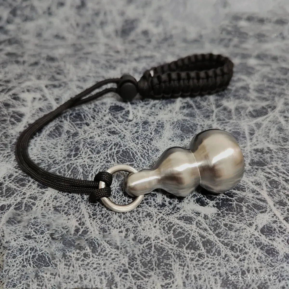 Gourd Bracelet Stainless Steel Emergency Survival Tool Window Broken Self-defense Personal Security Protection Suppiler