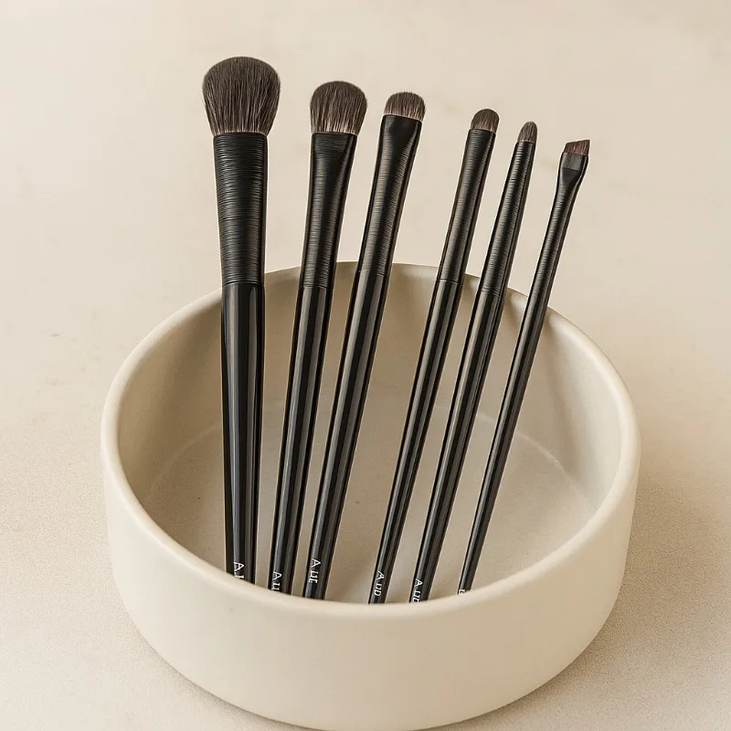 6PCS Professional Soft Eyebrow Eyeshadow Eyeliner Brushes Set for Women Facial Beauty Contouring Cosmetic Tools