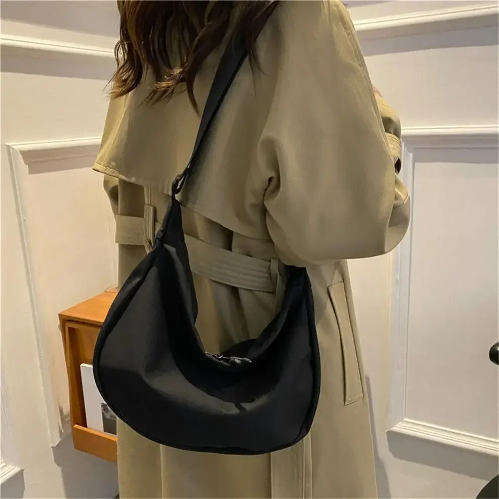 

2024 Fashion Messenger Bag for Women Trendy Large-capacity Messenger Bags Casual Tote Light Oxford Cloth Simple Dumpling Handbag