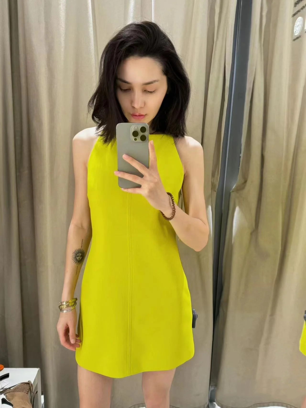 Letnia Nowość Damska Słodka i Elegancka Kamizelka Bez Rękawów z Dekoltem w Serek, Dopasowany Krój, Wysoki Stan, Linia A, Styl Koreański