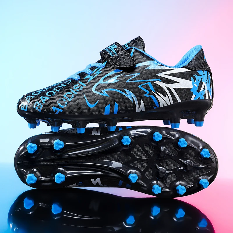 

Пара обуви, подходящая для всех сезонов и предназначенная для профессиональных детских футбольных матчей на газонах, модель MZ-588-1.