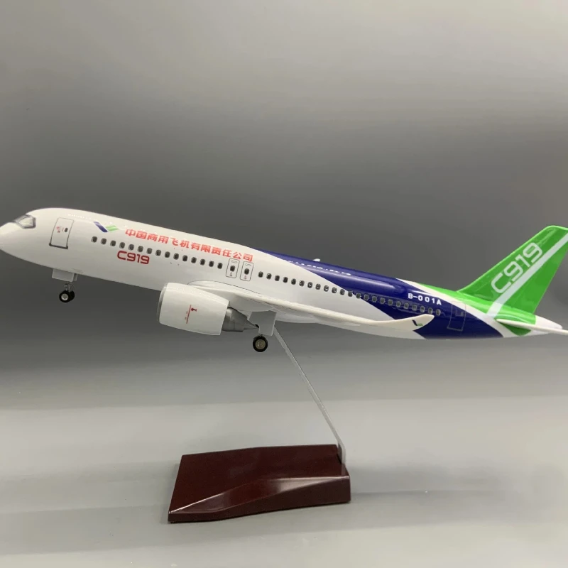 

Модель самолета C919 и C909, 37 см, со светодиодной подсветкой, вращающимися колесами, статическая, для демонстрации, подарок для любителей авиации и коллекционеров