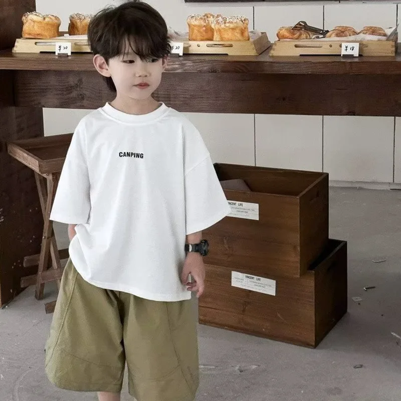 T-shirt de manga curta infantil, top com gola redonda, versátil, pequena e média, moda masculina, casual, verão, novo