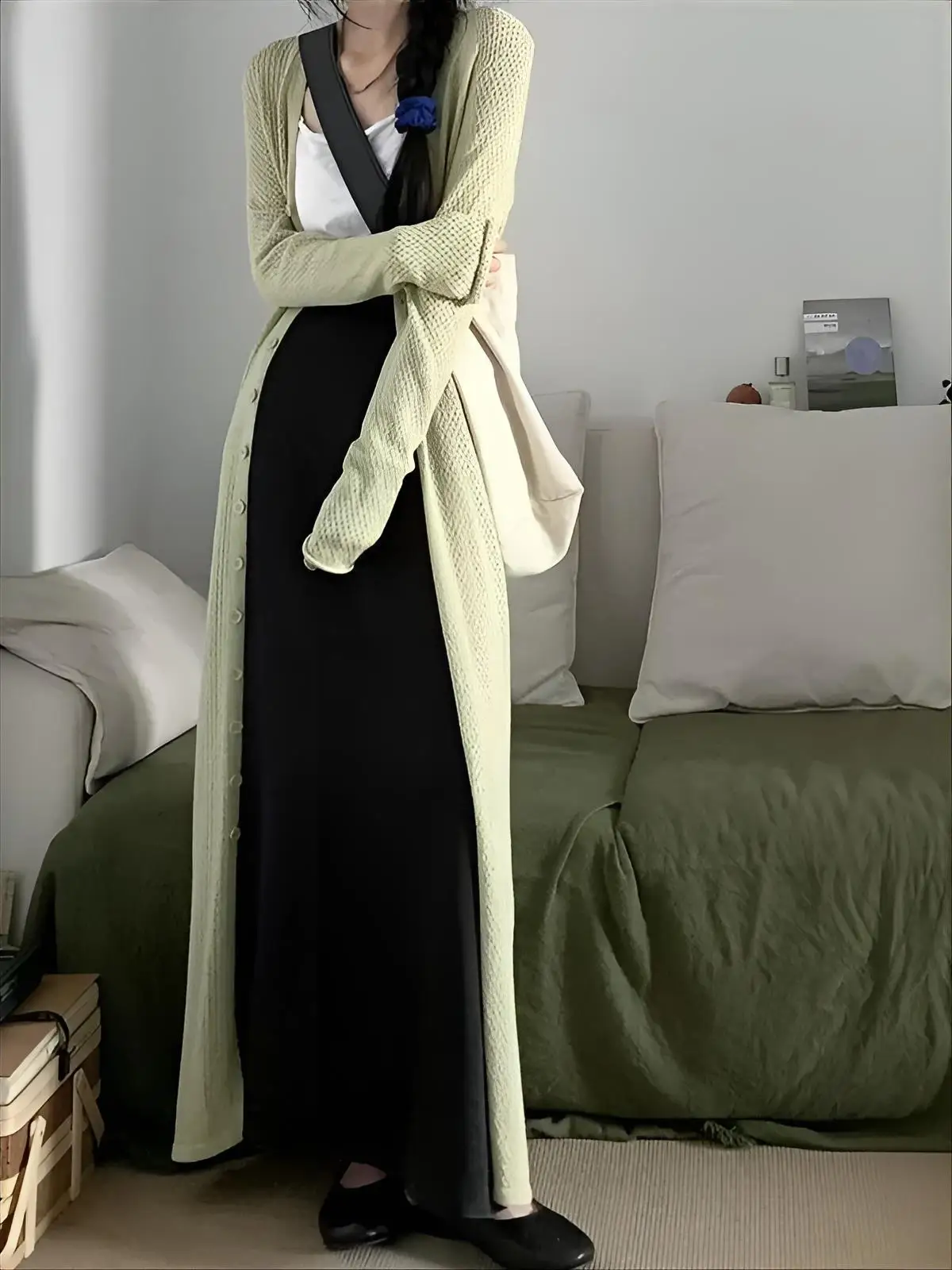 

Удлиненные кардиганы больших размеров для женщин: осенние, многослойные, минималистичные, объемные, укороченные, приталенные, элегантные, в стиле Mori-Core, высокого качества