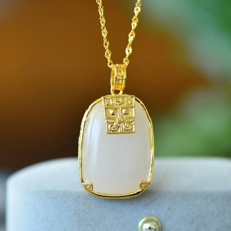 

Exquisite Copper Inlaid Gold Silk Jade Fashion Pendant