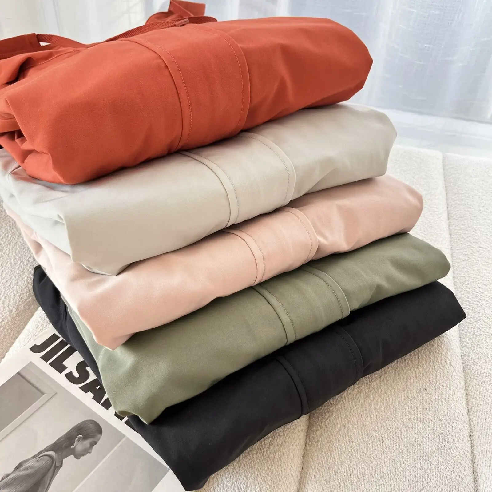 Chaqueta roja para mujer, resistente al viento, impermeable, abrigo informal con capucha 2025