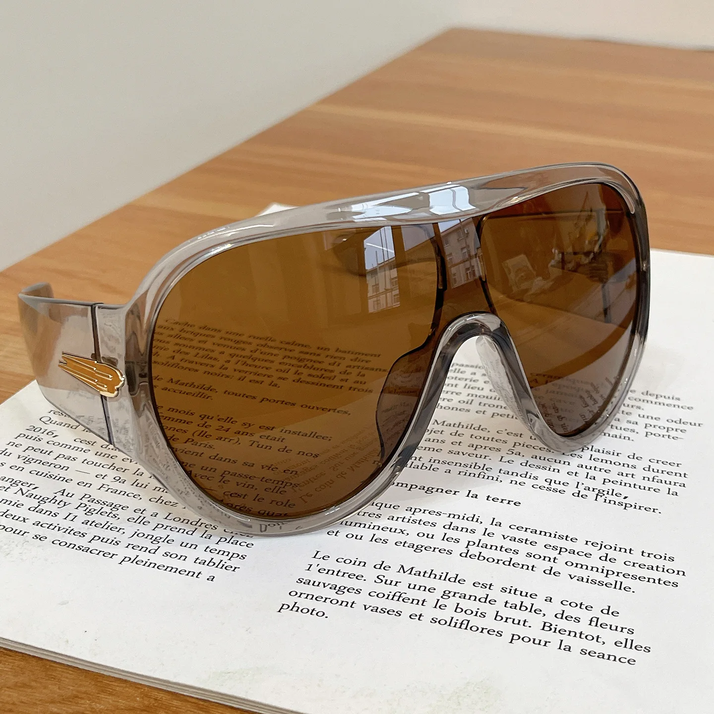 Neue modische, übergroße, schwarze einteilige Sonnenbrille für Damen und Herren, Vintage-Streifen-Design, Sonnenschutzbrille, sexy Driving Shades für Damen – Detail 2