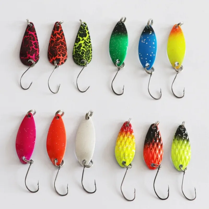 Random Color 12pcs /set Jig Sequins Road Runner Bait Set Single Hook Spoon Stripes Warbler Fake Bait Spoon Sequins Fishing Lures