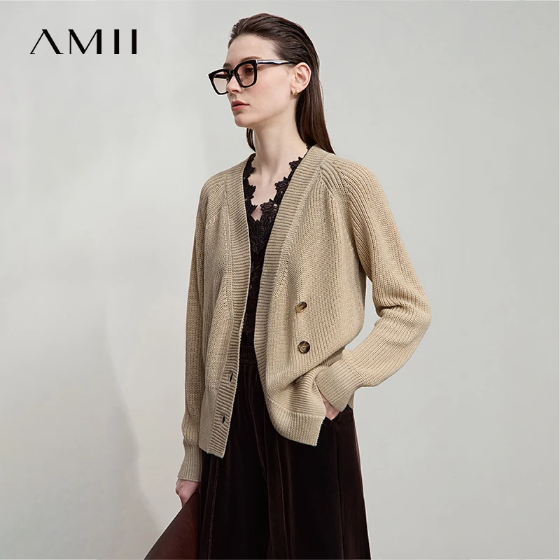 

AMII Minimalist Elegant Woman Cardigan 2025 Autumn French V-Neck Raglan Asymmetrical Tops Loose Casual Knit Cardigans 12523010