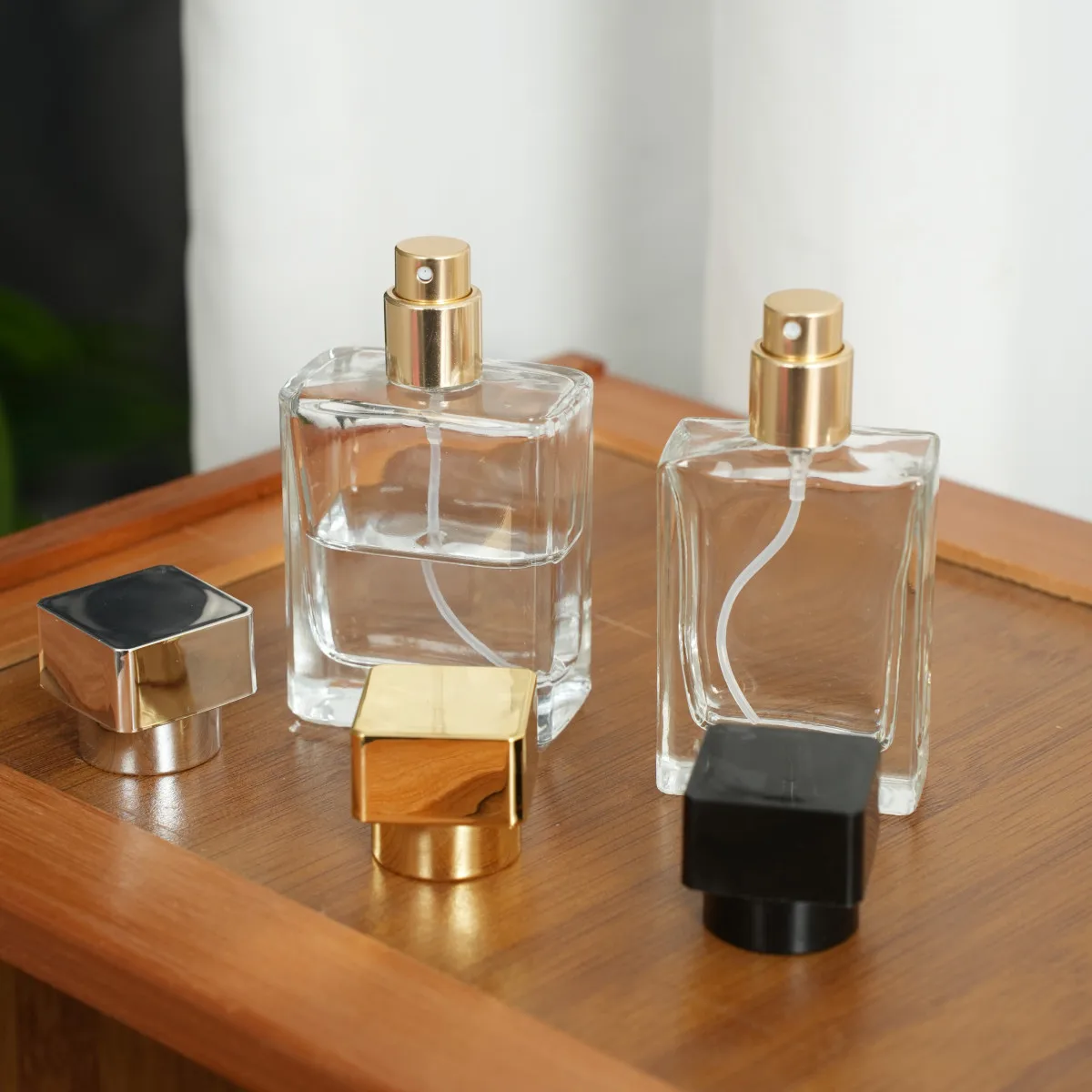1 botella de perfume recargable de vidrio, atomizador de perfume de niebla fina de 30ml/50ml, contenedor portátil para muestras de cosméticos, accesorio de viaje