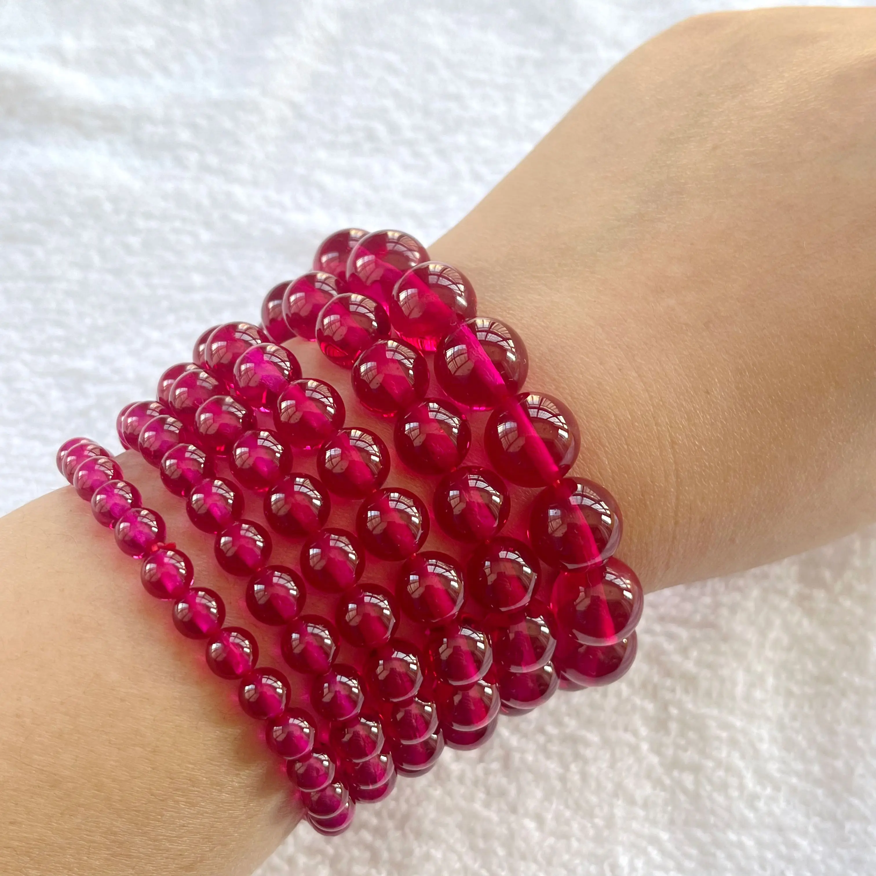 6mm-12mm Bracelet Synthetic Red Corundum Material Pigeon Red Hand String Bead Bead Hardness 9 Fluorescence Reaction
