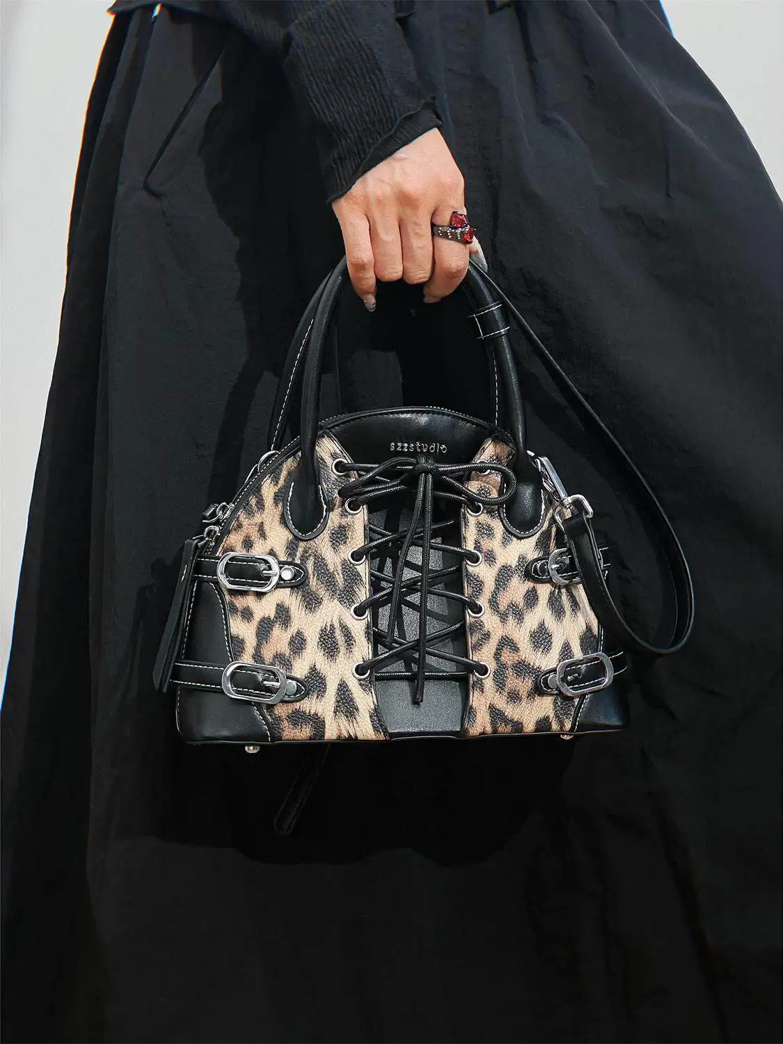 Niche Original Designer High Sense Millennial Babes Subculture Y2k Retro Leopard Print Shell Portable Shoulder Messenger Bags