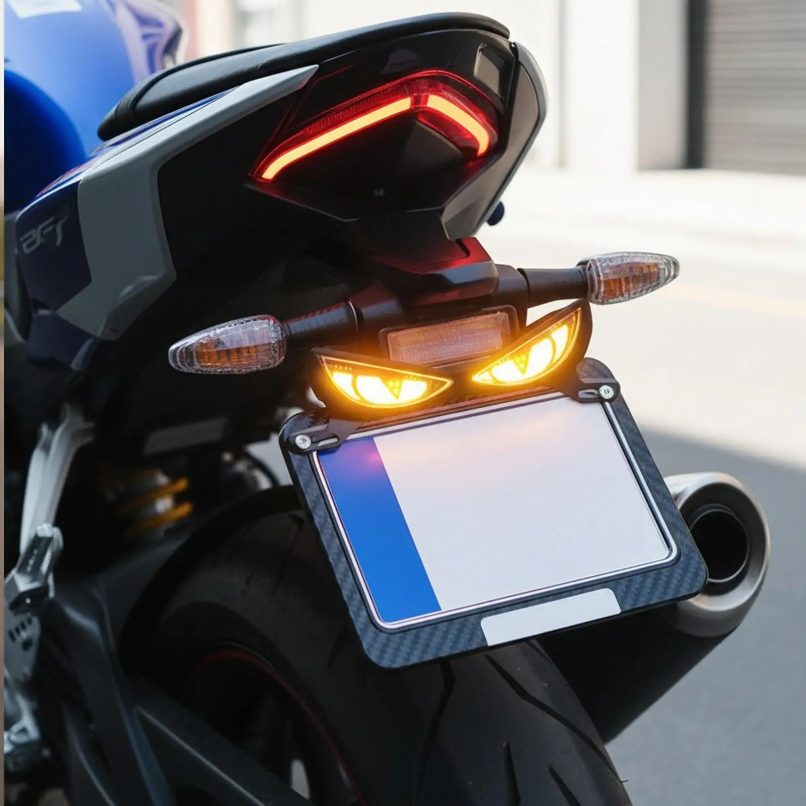 دراجة نارية ضوء الفرامل شكل العين لوحة ترخيص مصباح السلامة لوحة ترخيص أضواء خلفية لركوب الليل التنقل اليومي على الطريق السريع