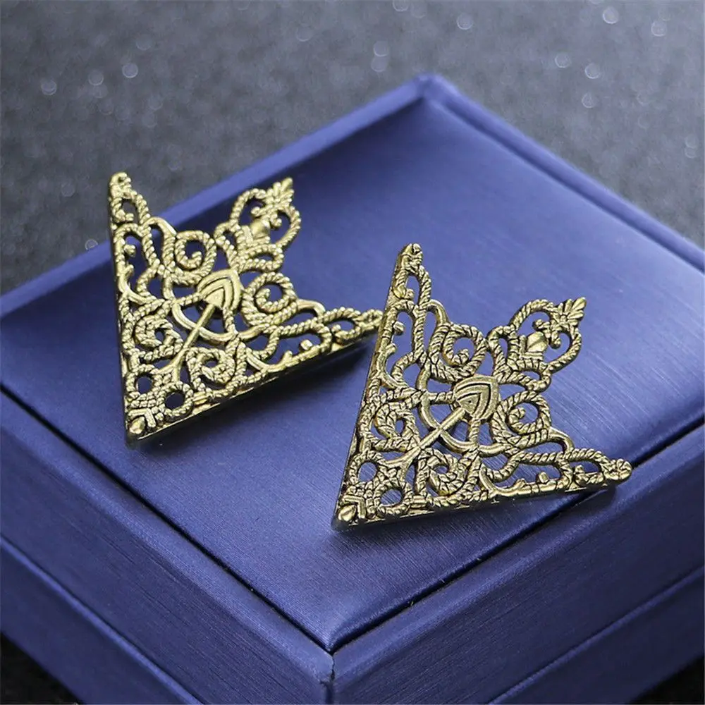 Vintage Exquisite Hollowed Out Alloy Wedding Crown Triangle Corner Badge Brooch Pins For Women|Men