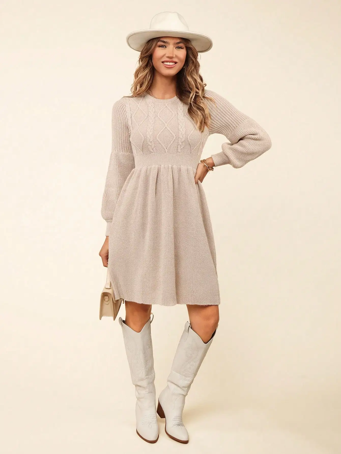 

Женское уютное трикотажное платье с узором «косы» и «ромб», длинный рукав, круглый вырез, силуэт А-силуэт, для осени и зимы