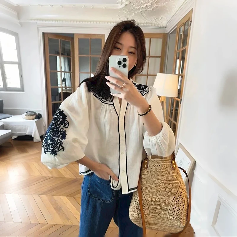 

Ele Cotton Linen Lantern Sve Embroidered irt V Ne Single Button French Sle Women's Autumn Winter Faion Blouse