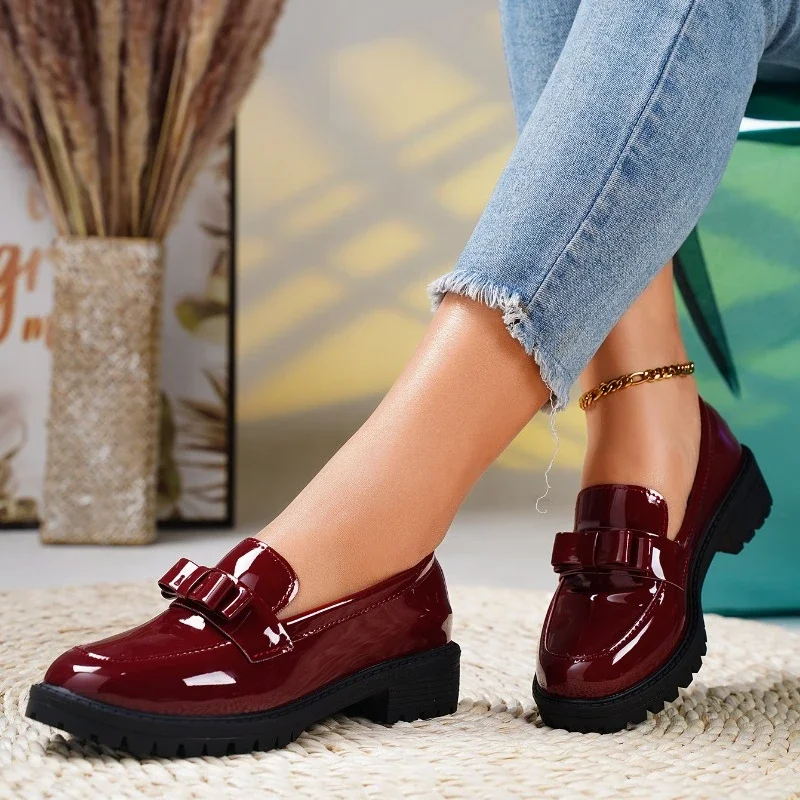 2024 womens spring new simple solid color PU waterproof womens loafers outdoor leisure flat non-slip womens mother shoes zapatos