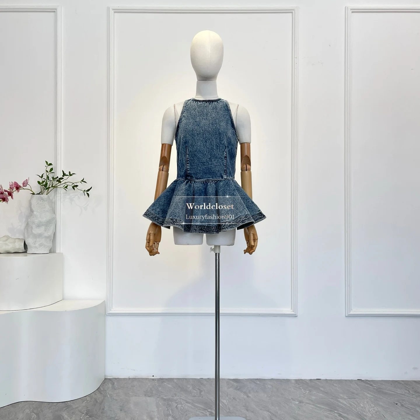 

Vintage Acid Wash Denim Peplum Sleeveless Ruffle Hem Tank Top with Back Zipper Trendy Jean Blouse